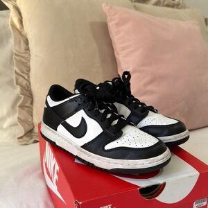 Nike Classic Black and White Low-Tops